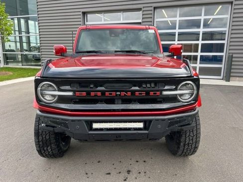 Used 2022 Ford Bronco Outer Banks AWD/4WD image 2