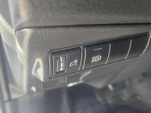Used 2024 Toyota Corolla Cross LE AWD/4WD image 19