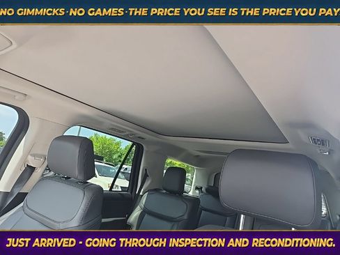 Used 2025 Ford Expedition Active RWD image 17