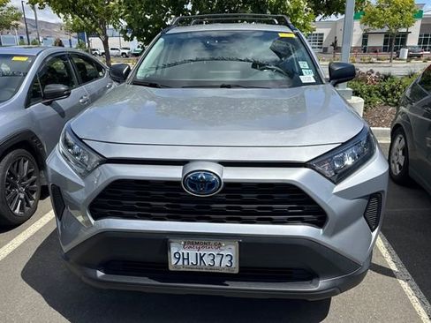 Used 2022 Toyota RAV4 LE AWD/4WD image 3