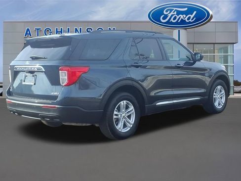 Used 2023 Ford Explorer XLT image 5
