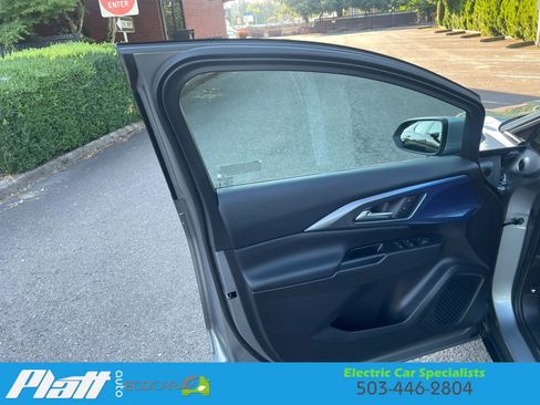 Used 2025 Chevrolet Equinox EV LT FWD image 20