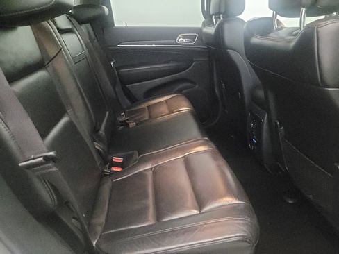 Used 2019 Jeep Grand Cherokee Limited AWD/4WD image 19