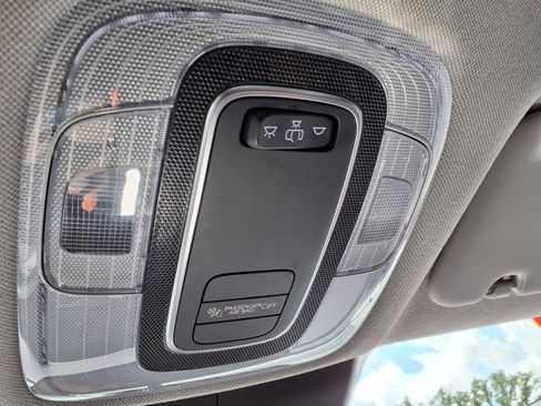 Used 2025 Hyundai Elantra SE image 35