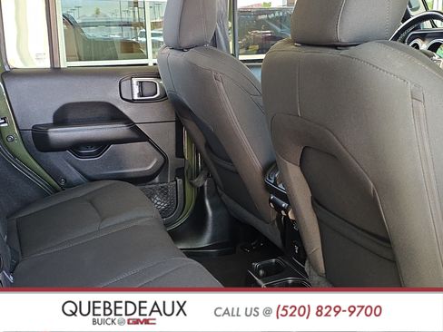 Used 2021 Jeep Wrangler Unlimited Sahara w/ Uconnect 4C Nav & Sound Group AWD/4WD image 26