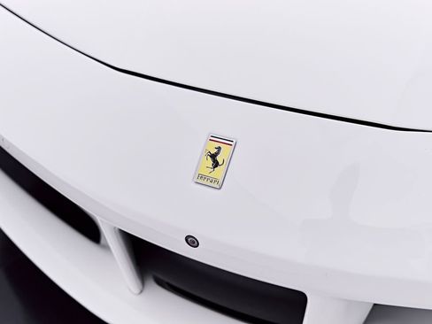 Used 2019 Ferrari 488 Spider RWD image 32