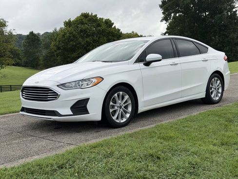 Used 2020 Ford Fusion SE FWD image 3