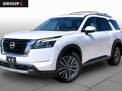 Certified 2025 Nissan Pathfinder SL w/ SL Premium Package