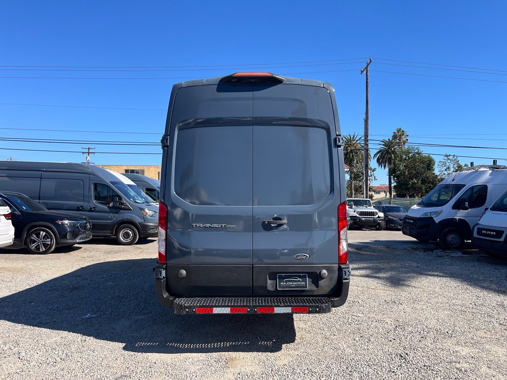 Used 2019 Ford Transit 250 148 High Roof Extended RWD image 4