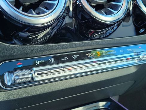 Certified 2022 Mercedes-Benz GLA 250 image 27