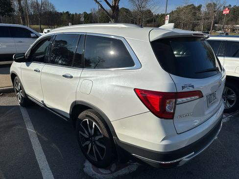 Used 2021 Honda Pilot Touring image 3