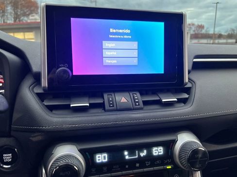 Used 2023 Toyota RAV4 XLE Premium image 12