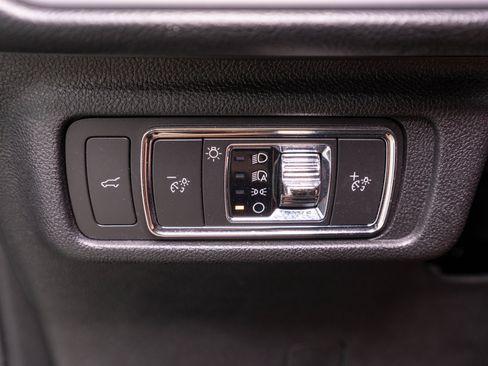 Used 2021 Lincoln Corsair AWD w/ Premium Package image 33