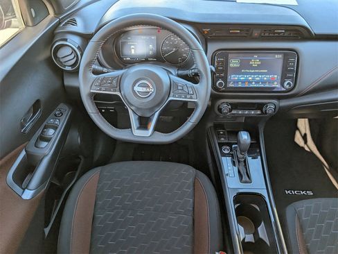 Certified 2024 Nissan Kicks SR image 9