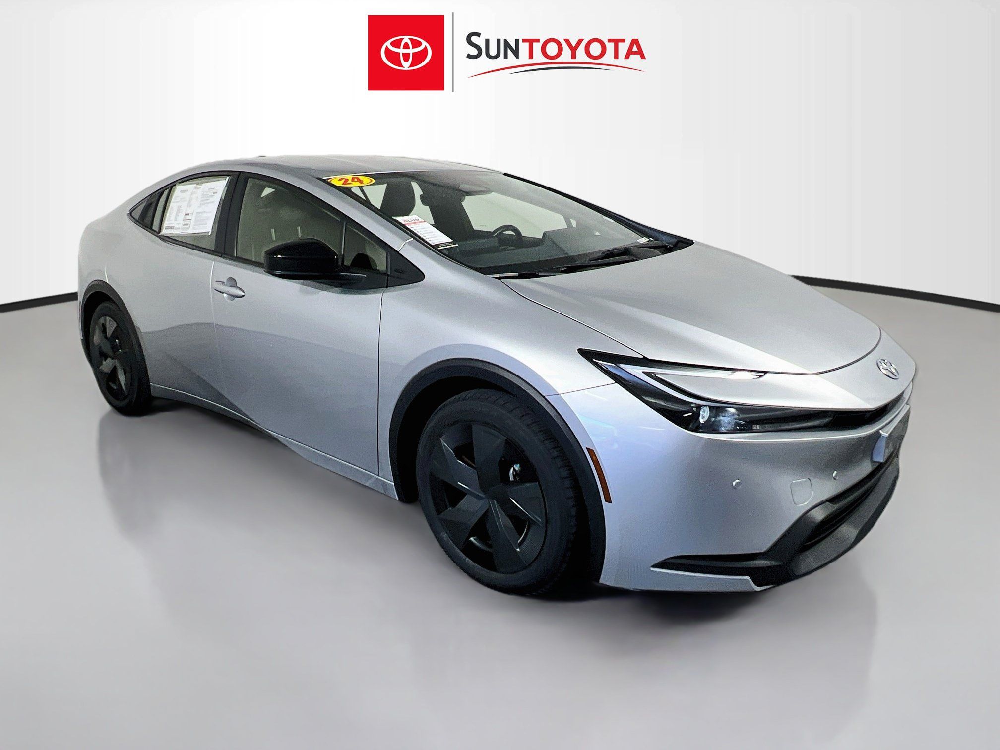 Used 2024 Toyota Prius LE FWD image 1