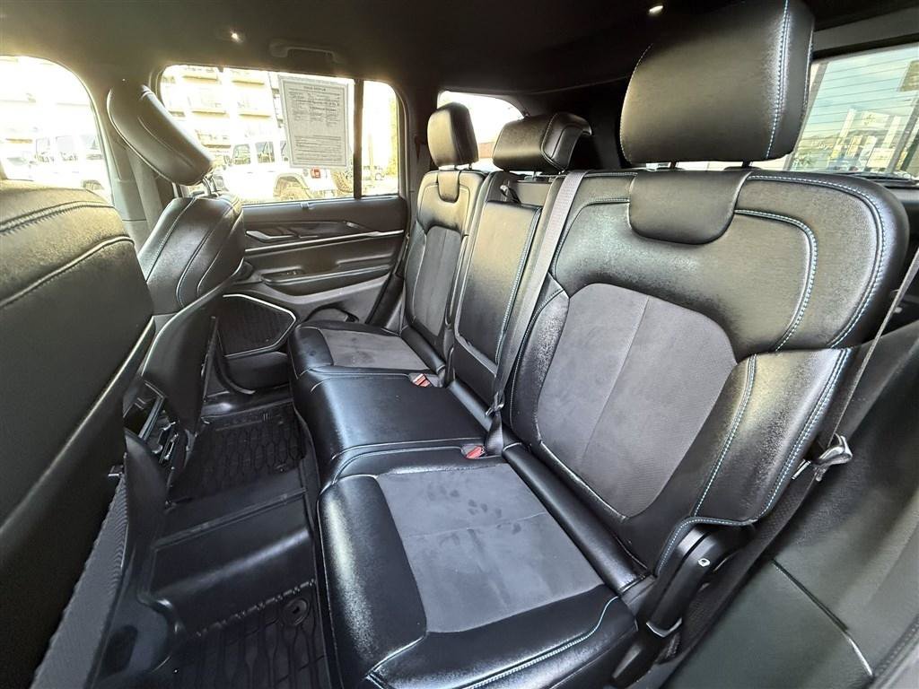 Used 2022 Jeep Grand Cherokee Trailhawk w/ Advanced Protech Group II AWD/4WD image 23