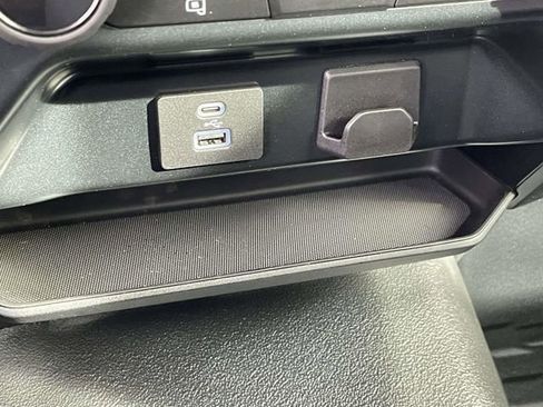 Used 2024 Ford F150 XL image 9