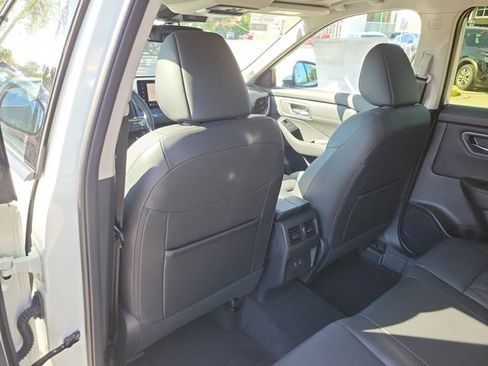 New 2026 Nissan Rogue Platinum AWD/4WD image 14