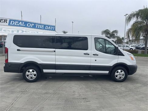 Used 2018 Ford Transit 350 XLT image 9