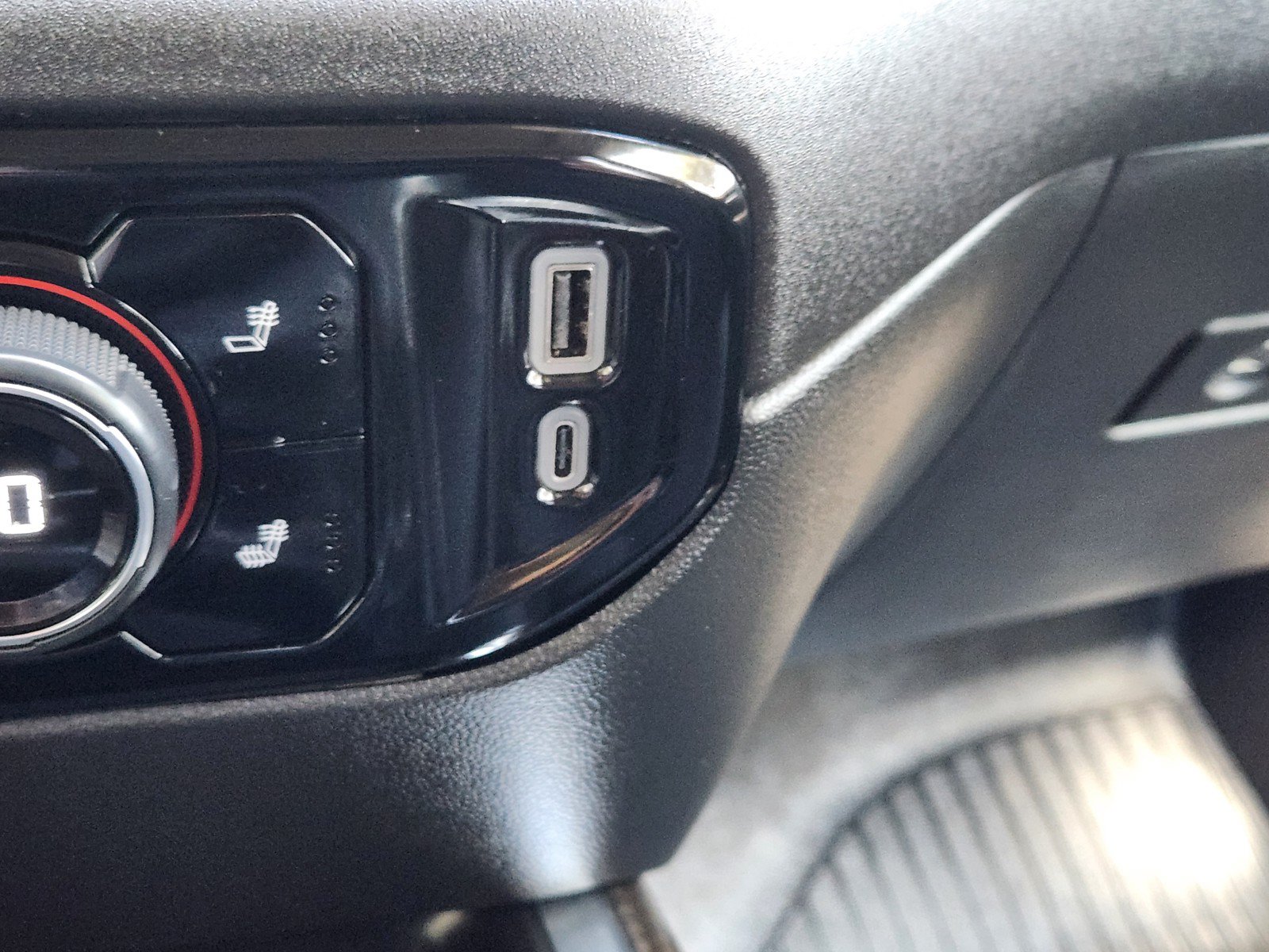 Used 2024 Chevrolet Silverado 2500 LT AWD/4WD image 16