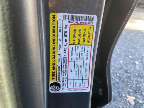 Used 2021 Ford Escape SE image 31