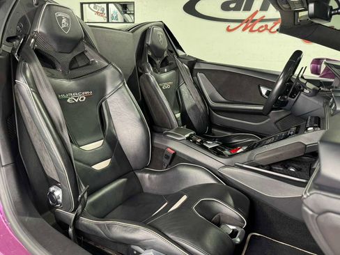 Used 2022 Lamborghini Huracan EVO image 18