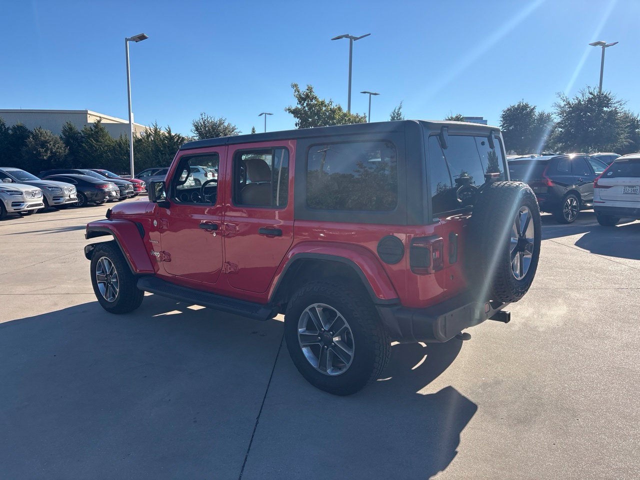 Used 2019 Jeep Wrangler Unlimited Sahara AWD/4WD image 7