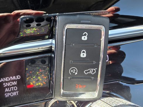 Certified 2022 Jeep Grand Cherokee L Limited image 34