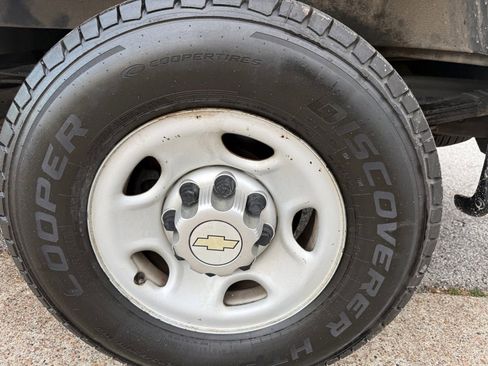 Used 2013 Chevrolet Express 2500 image 18