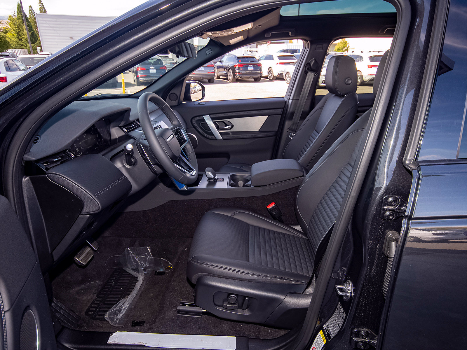 New 2026 Land Rover Discovery Sport Landmark AWD/4WD image 36