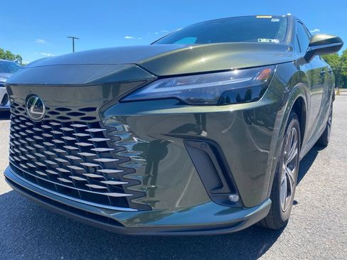 Used 2023 Lexus RX 350 Premium w/ Accessory Package AWD/4WD image 2
