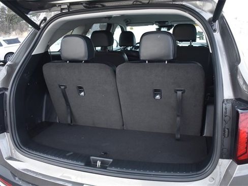 Certified 2025 Kia Sorento EX image 17