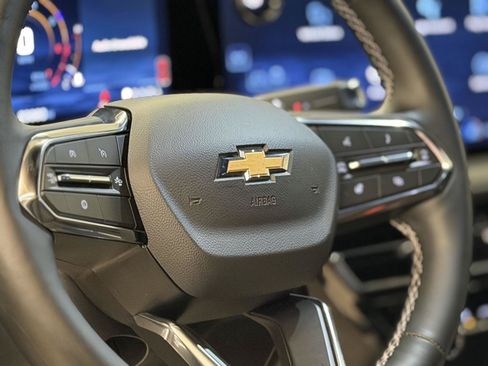 Used 2025 Chevrolet Traverse LT AWD/4WD image 20