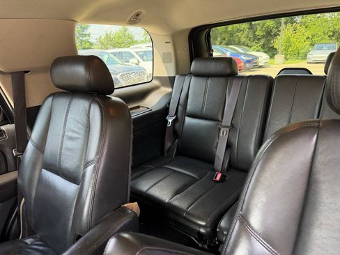 Used 2009 GMC Yukon Denali RWD image 14