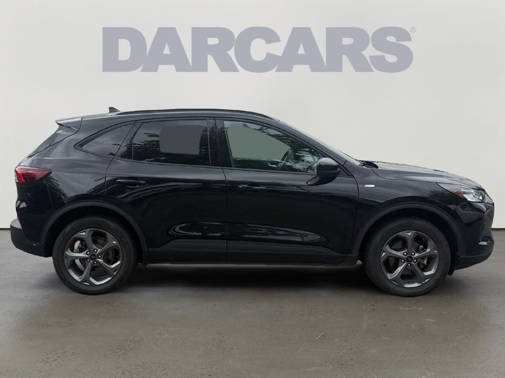 Used 2025 Ford Escape ST-Line Select AWD/4WD image 8