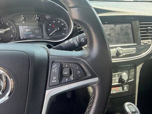 Used 2022 Buick Encore Preferred FWD image 12