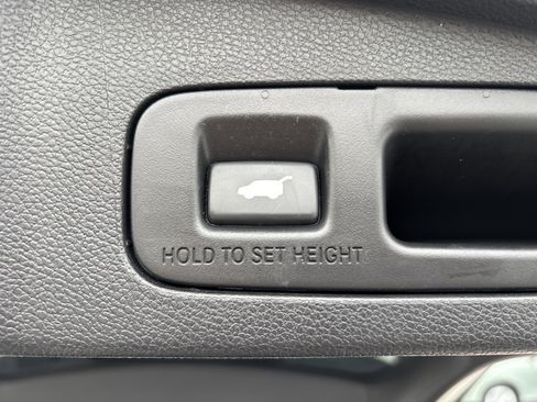 Used 2018 Honda CR-V Touring image 6