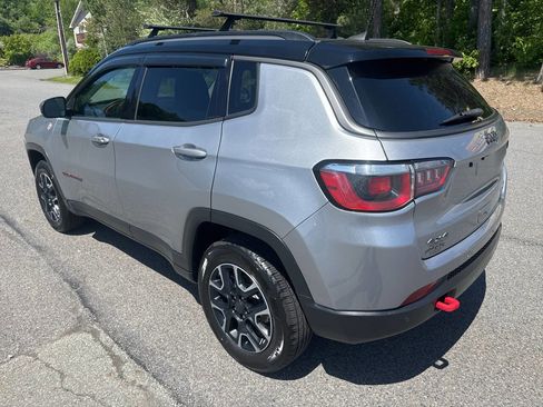 Used 2019 Jeep Compass Trailhawk w/ Cold Weather Group AWD/4WD image 5