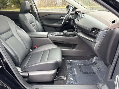 Used 2023 Nissan Rogue SV w/ SV Premium B Package image 25