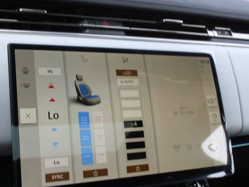 New 2025 Land Rover Range Rover Sport SE image 17