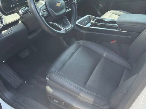 Used 2025 Chevrolet Equinox LT w/ Convenience Package II AWD/4WD image 5