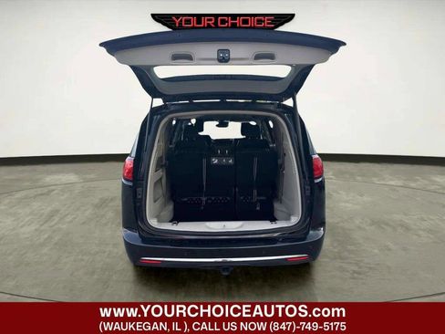Used 2020 Chrysler Pacifica Touring-L Plus w/ Tire & Wheel Group FWD image 15