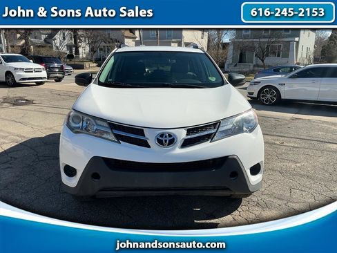 Used 2015 Toyota RAV4 LE image 1