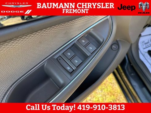 Used 2018 Chevrolet Cruze LS FWD image 11