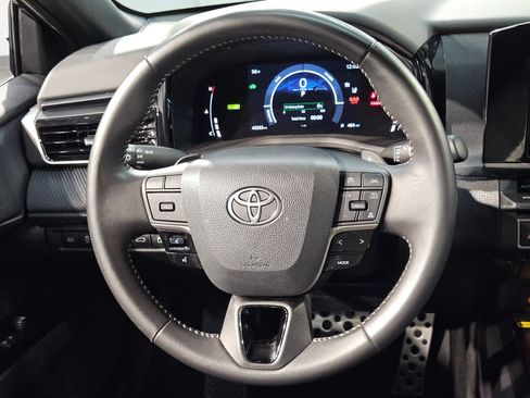 Used 2025 Toyota Camry SE FWD image 26