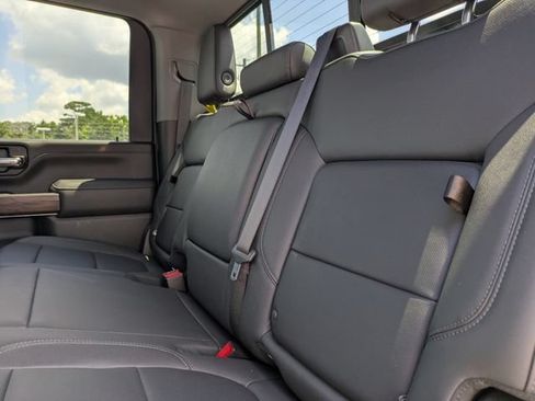 Used 2023 GMC Sierra 2500 SLT w/ SLT Premium Package AWD/4WD image 15