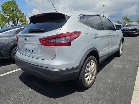 Used 2022 Nissan Rogue Sport S FWD image 16