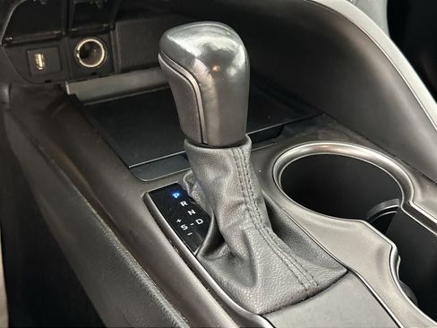 Used 2021 Toyota Camry SE FWD image 20