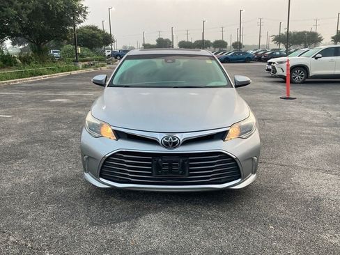 Used 2017 Toyota Avalon XLE Premium FWD image 2