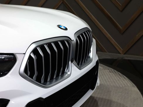 Used 2022 BMW X6 xDrive40i w/ M Sport Package image 18